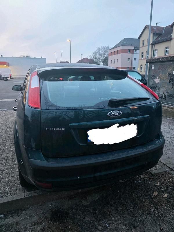 Gebraucht Ford Focus 100 PS (73 kW) 2007 Grün Limousine