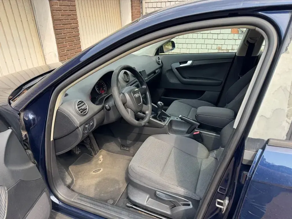Gebraucht Audi A3 Sportback Attraction 116 PS (85 kW) 2008 Blau Kleinwagen