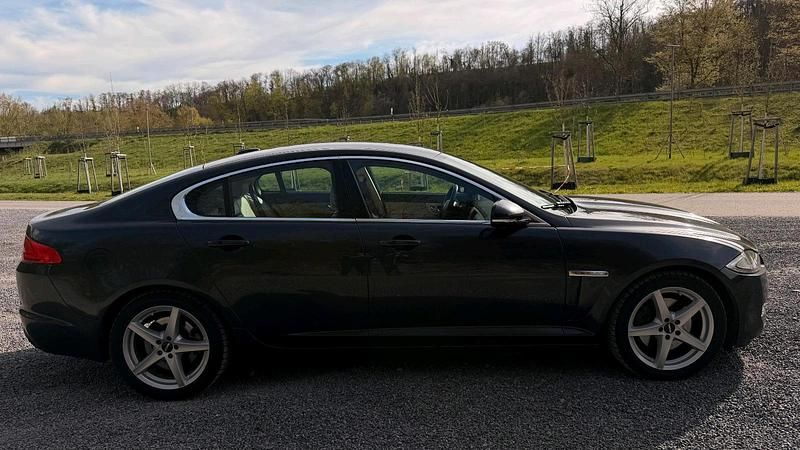 Gebraucht Jaguar XF 190 PS (139 kW) 2012 Grau Limousine