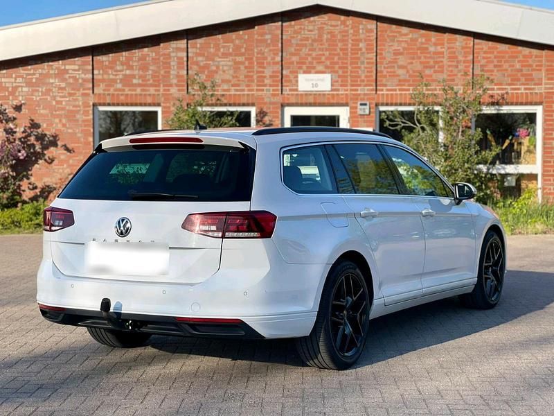 Usata VW Passat 150 CV (110 kW) 2019 Bianco Station wagon