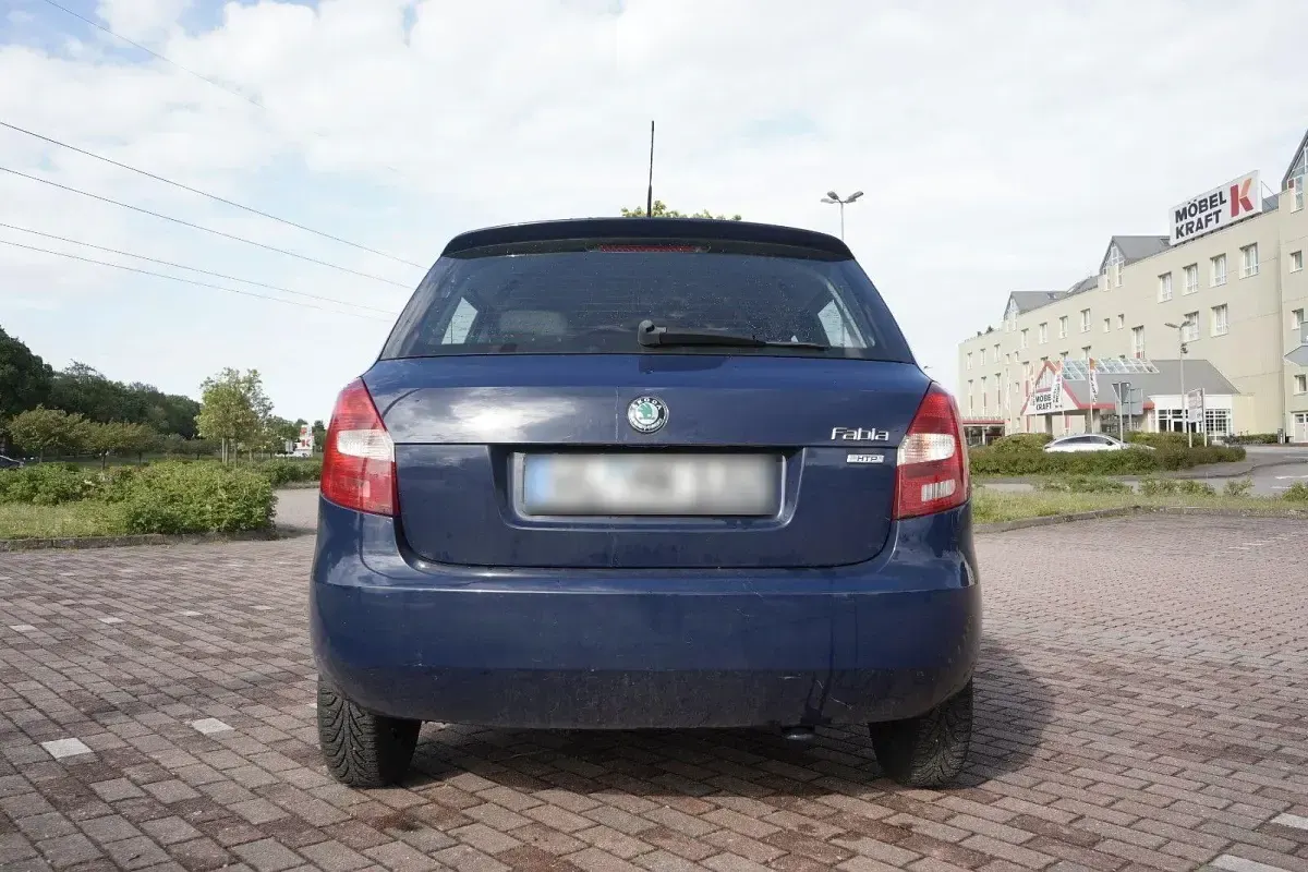 Gebraucht Skoda Fabia Active 60 PS (44 kW) 2011 Blau Kleinwagen