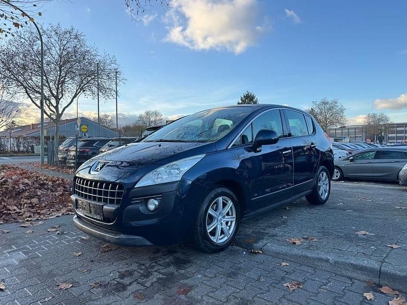 Blau Gebraucht 2009 Peugeot 3008 Tendance Van / Kleinbus | 3.290 € (Fairer Preis) - Bild 1/4