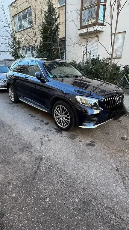 Gebraucht Mercedes GLC250 AMG line 204 PS (150 kW) 2016 Blau SUV