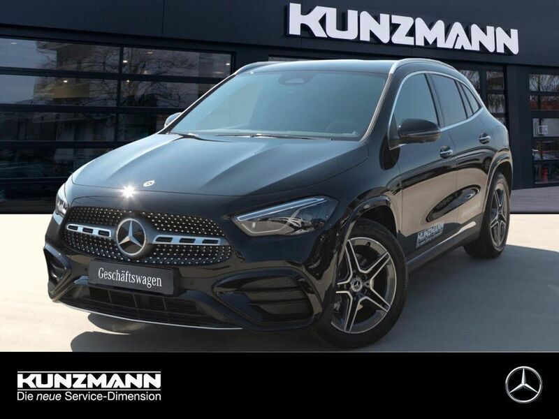 Kosmosschwarz metallic Gebraucht 2025 Mercedes GLA220 AMG SUV | 50.790 € (Fairer Preis) - Bild 1/4