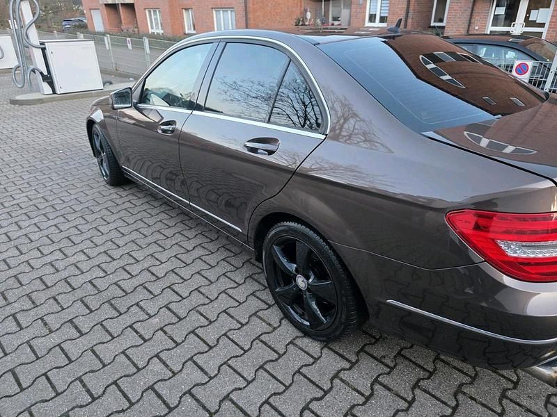 Gebraucht Mercedes C180 120 PS (88 kW) 2013 Braun Limousine