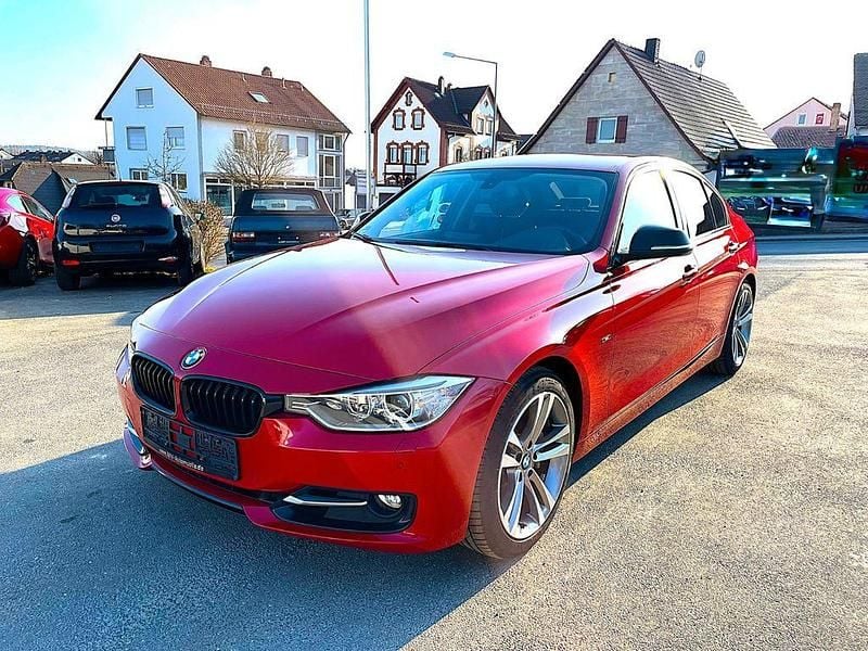 Gebraucht BMW 335 Sport Line 306 PS (225 kW) 2012 Melbournerot metallic Limousine