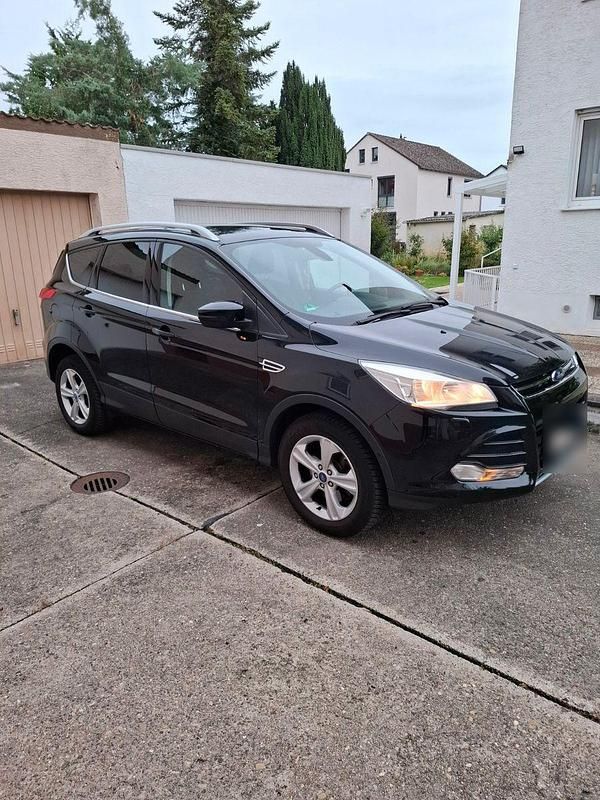 Gebraucht Ford Kuga Trend 120 PS (88 kW) 2015 Schwarz SUV