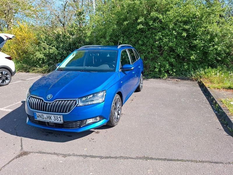 Blau Gebraucht 2019 Skoda Fabia Soleil Kombi | 12.999 € (Fairer Preis) - Bild 1/4