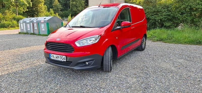 Rot Gebraucht 2016 Ford Transit Van / Kleinbus | 6.900 € (Fairer Preis) - Bild 1/4