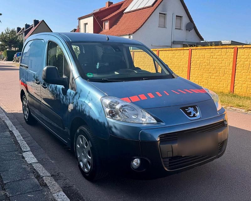 Blau Gebraucht 2009 Peugeot Partner Van / Kleinbus | 3.600 € (Fairer Preis) - Bild 1/4