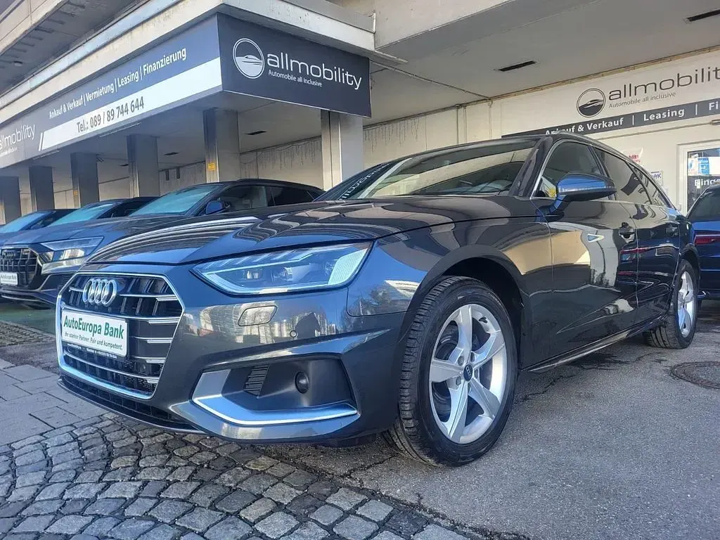 Gebraucht Audi A4 Advanced 163 PS (119 kW) 2023 Grau Kombi