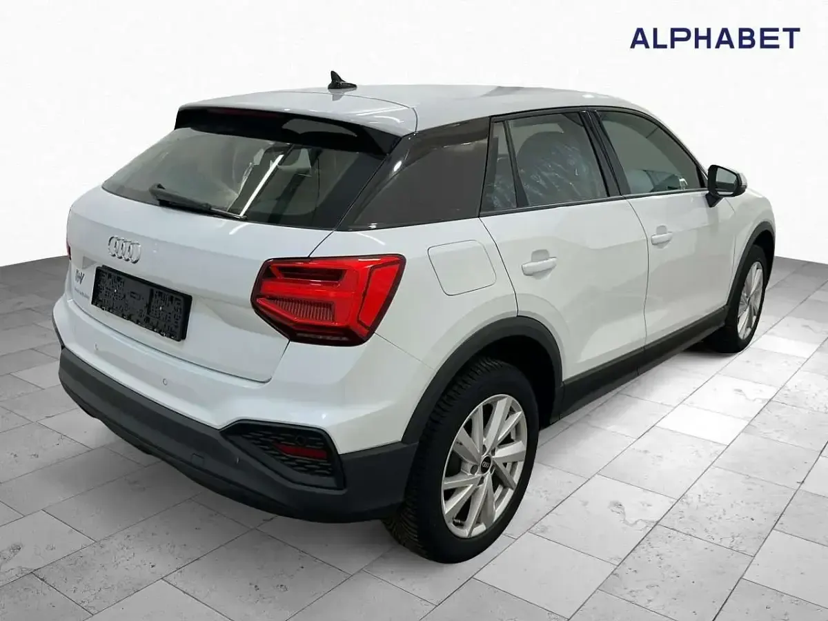 Używany Audi Q2 Basis 150 KM (110 kW) 2021 Biały SUV