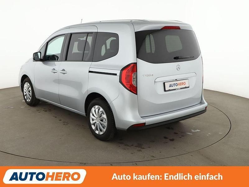 Gebraucht Mercedes T180 Style 116 PS (85 kW) 2023 Silber Van / Kleinbus