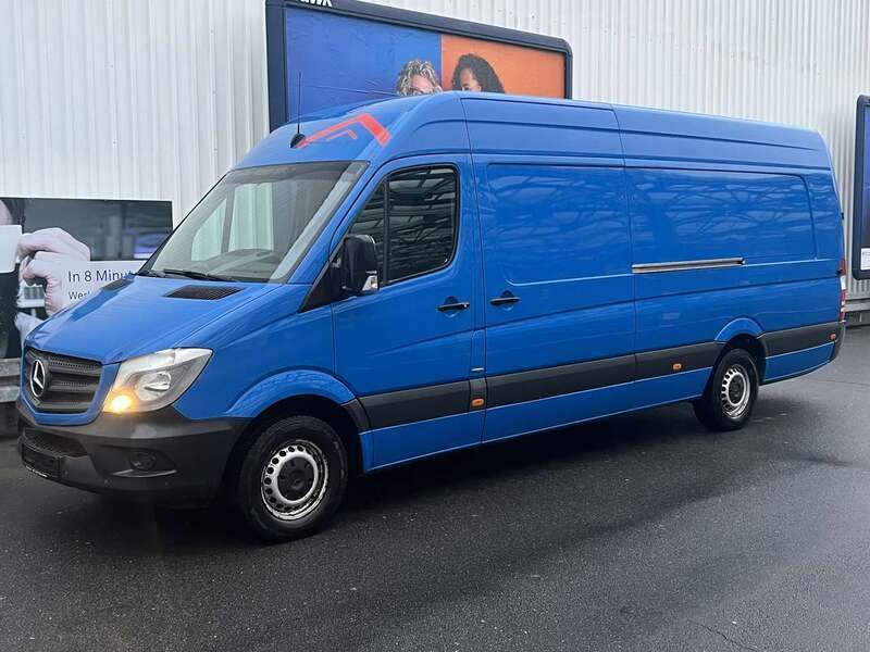 Blau Gebraucht 2016 Mercedes Sprinter Van | 10.900 € (Etwas zu teuer) - Bild 1/4