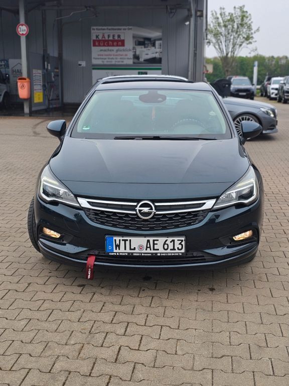 Grün Gebraucht 2016 Opel Astra Edition Limousine | 5.400 € (Teuer) - Bild 1/4
