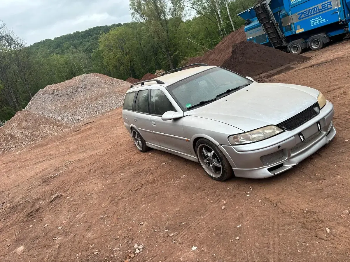 Gebraucht Opel Vectra 170 PS (125 kW) 2001 Silber Kombi