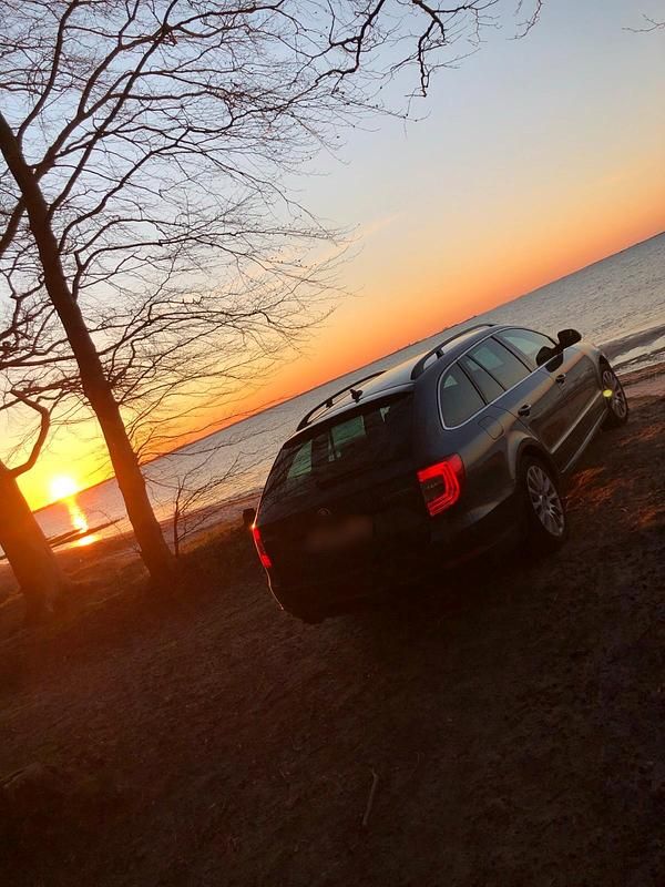 Gebraucht Skoda Superb 140 PS (102 kW) 2015 Kombi