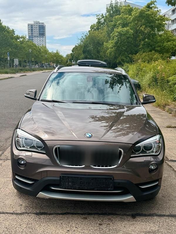 Braun Gebraucht 2013 BMW X1 SUV | 14.500 € (Teuer) - Bild 1/4