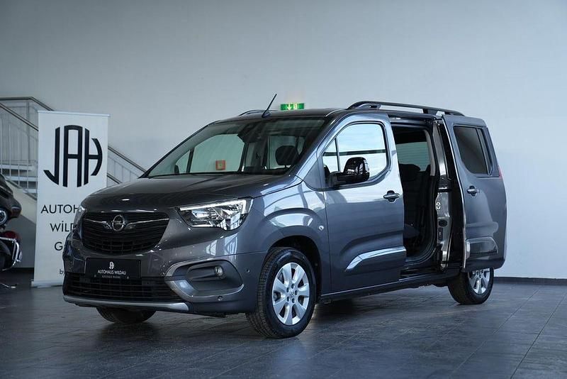 Gebraucht Opel Combo Life Ultimate 131 PS (96 kW) 2023 Mondstein grau/e:vulkan grau Van / Kleinbus