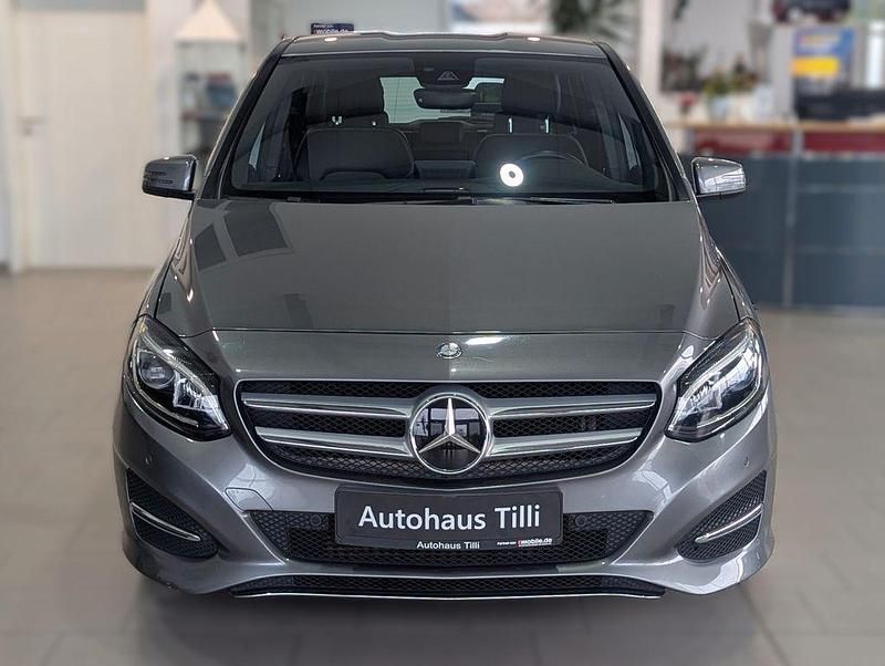 Gebraucht Mercedes B200 136 PS (100 kW) 2016 Grau Van / Kleinbus