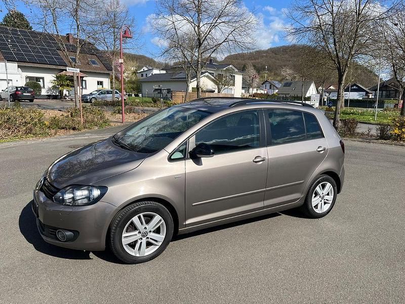 Gebraucht VW Golf Plus Cross Match 105 PS (77 kW) 2013 Braun Van / Kleinbus