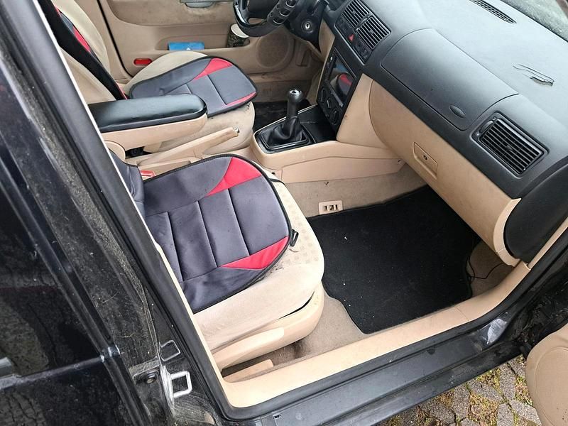 Gebraucht VW Golf IV 102 PS (75 kW) 2002 Schwarz Limousine