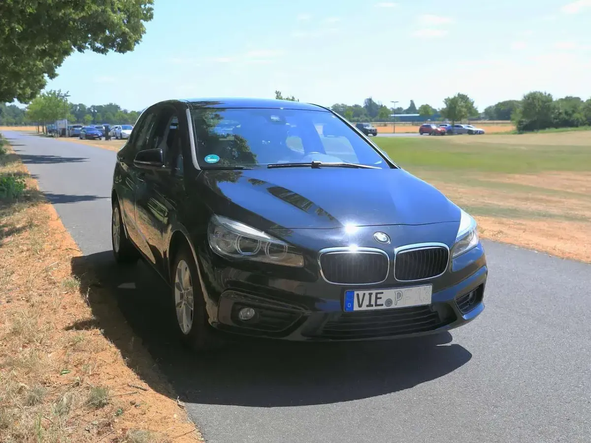 Gebraucht BMW 216 Active Tourer Advantage 102 PS (75 kW) 2017 Schwarz Van / Kleinbus