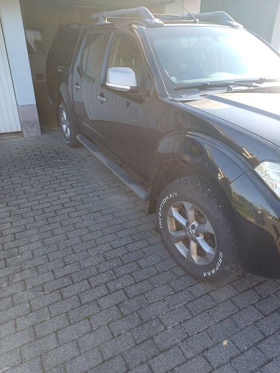 Gebraucht Nissan Navara 190 PS (139 kW) 2015 Schwarz Pickup