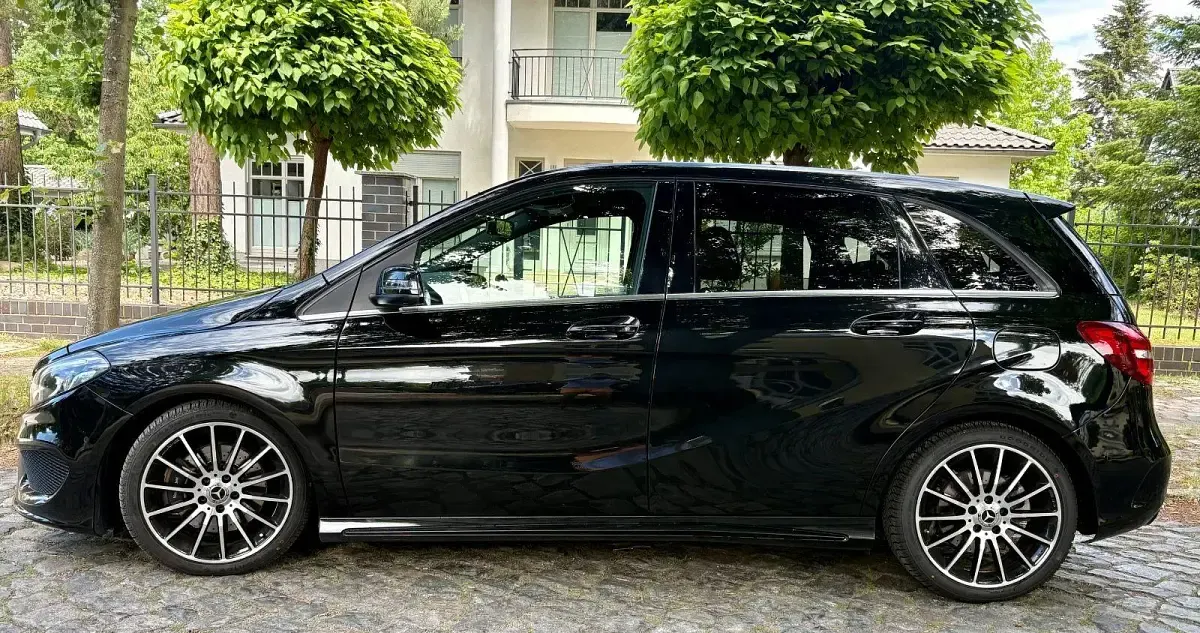 Gebraucht Mercedes 220 AMG 177 PS (130 kW) 2017 Schwarz Kombi