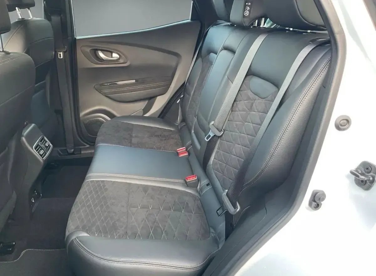 Gebraucht Renault Kadjar Black Edition 158 PS (116 kW) 2021 Weiß SUV