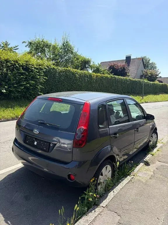 Gebraucht Ford Fiesta Ambiente 68 PS (50 kW) 2006 Kleinwagen