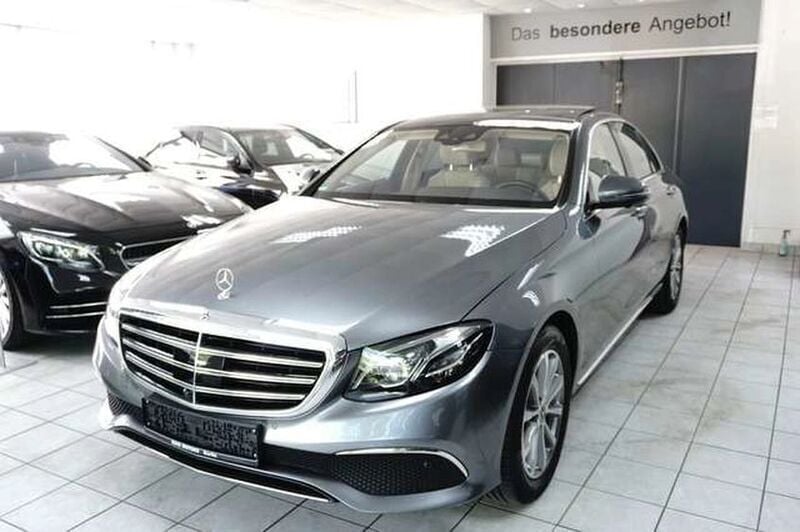 Grau Gebraucht 2017 Mercedes E250 Limousine | 30.749 € (Teuer) - Bild 1/4