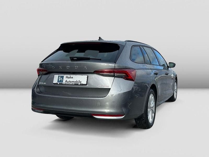 Neu Skoda Octavia Selection 150 PS (110 kW) 2026 Graphitegrau metallic Kombi