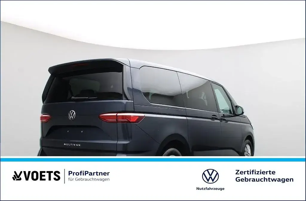 Gebraucht VW Multivan Life 150 PS (110 kW) 2025 Blau Van / Kleinbus