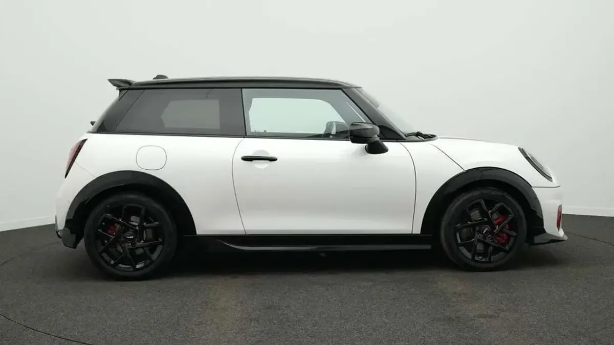 Używany Mini John Cooper Works 231 KM (169 kW) 2025 Biały Hatchback