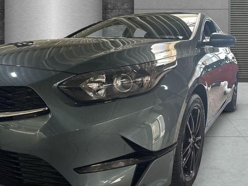 Gebraucht Kia Ceed Vision 120 PS (88 kW) 2022 (usg) yucca stahlgrau met. (metallic) Kleinwagen