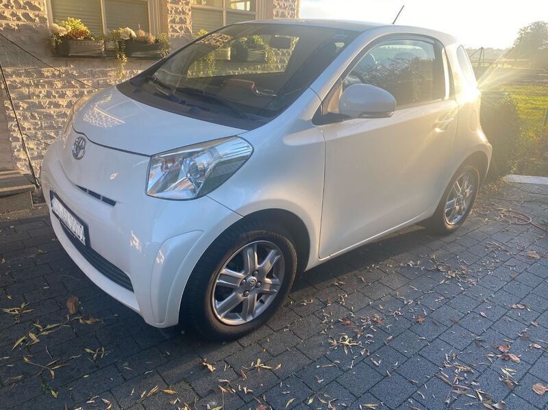 Weiß Gebraucht 2010 Toyota iQ Kleinwagen | 6.000 € (Guter Preis) - Bild 1/4