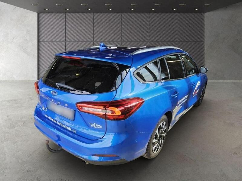 Gebraucht Ford Focus Titanium 120 PS (88 kW) 2023 Blau Kombi