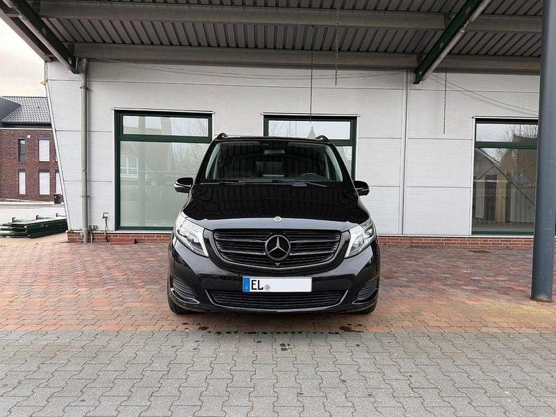 Gebraucht Mercedes V250 Avantgarde Edition 190 PS (139 kW) 2017 Schwarz Van / Kleinbus