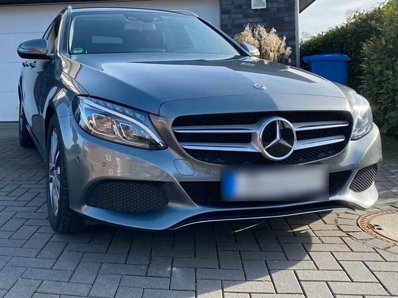 Gebraucht Mercedes C250 201 PS (147 kW) 2018 Grau Kombi