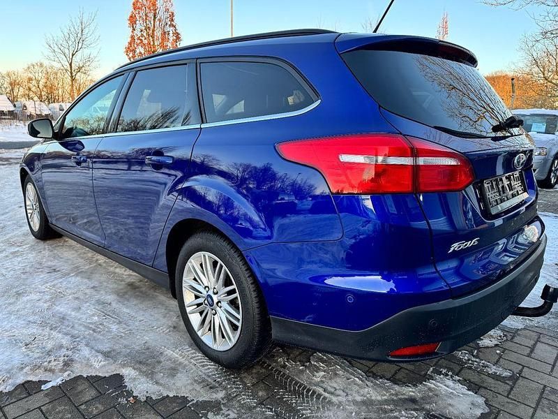 Gebraucht Ford Focus Cool & Connect 125 PS (91 kW) 2018 Blau Limousine