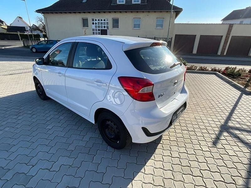 Gebraucht Ford Ka Plus 69 PS (50 kW) 2018 Weiß Kleinwagen
