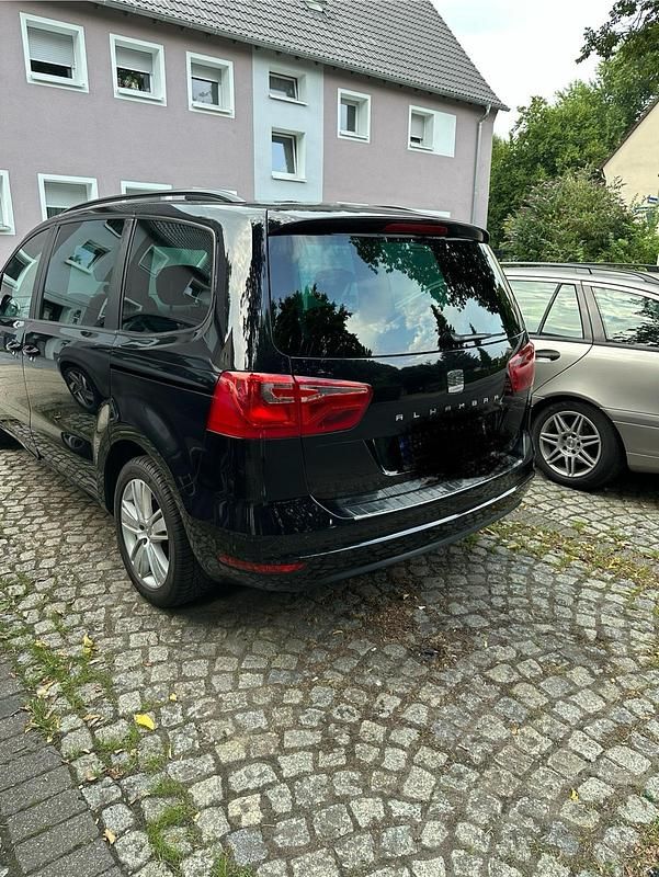 Schwarz Gebraucht 2013 Seat Alhambra Van / Kleinbus | 7.999 € (Superpreis) - Bild 1/4