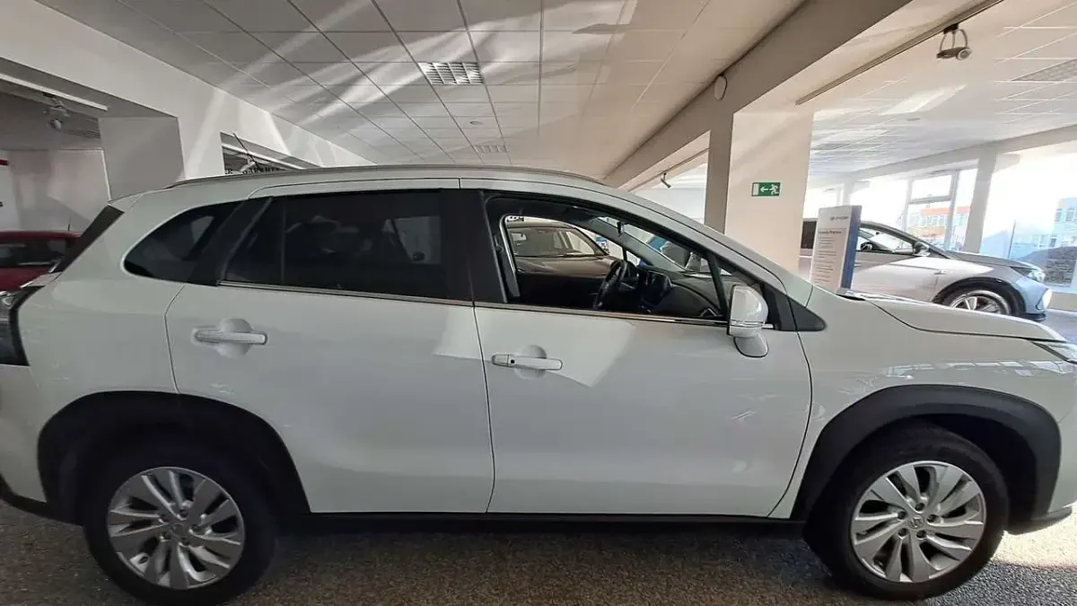Gebraucht Suzuki SX4 S-Cross Comfort 102 PS (75 kW) 2024 Weiß SUV
