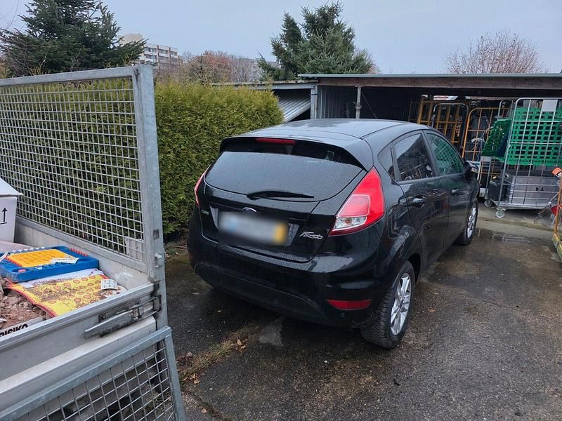 Gebraucht Ford Fiesta Trend 101 PS (74 kW) 2017 Schwarz Kleinwagen