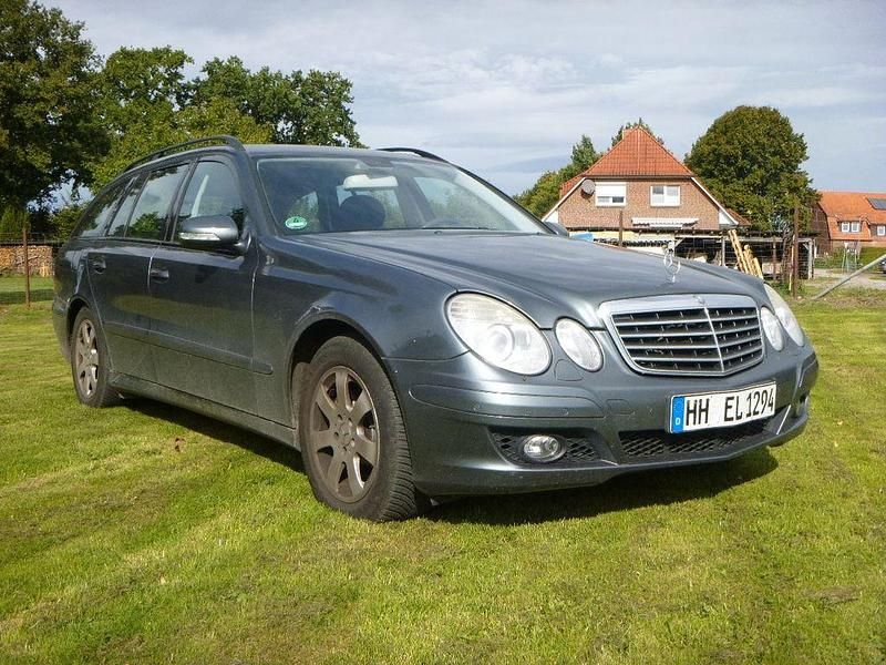 Grau Gebraucht 2008 Mercedes E320 Kombi | 3.000 € (Superpreis) - Bild 1/4