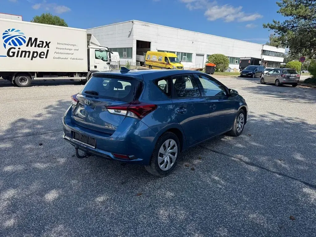 Gebraucht Toyota Auris Cool 99 PS (72 kW) 2016 Blau Limousine