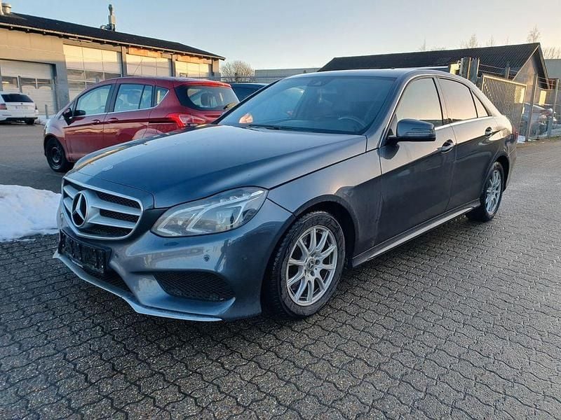Grau Gebraucht 2015 Mercedes E220 Limousine | 8.500 € (Guter Preis) - Bild 1/4
