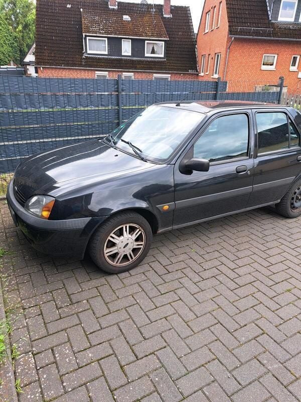 Schwarz Gebraucht 2000 Ford Fiesta Kleinwagen | 400 € (Guter Preis) - Bild 1/4