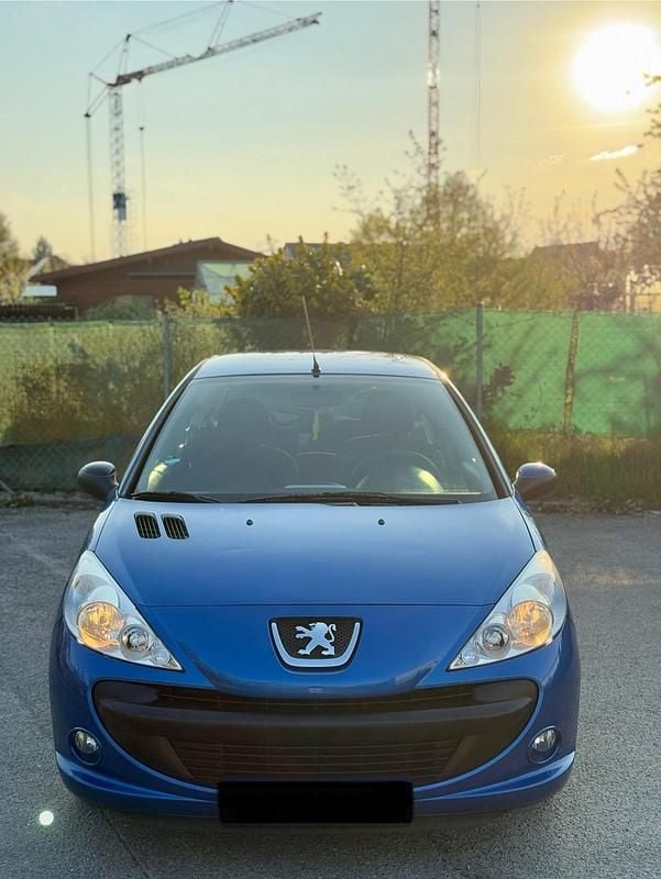 Gebraucht Peugeot 206+ 75 PS (55 kW) 2010 Blau Kleinwagen